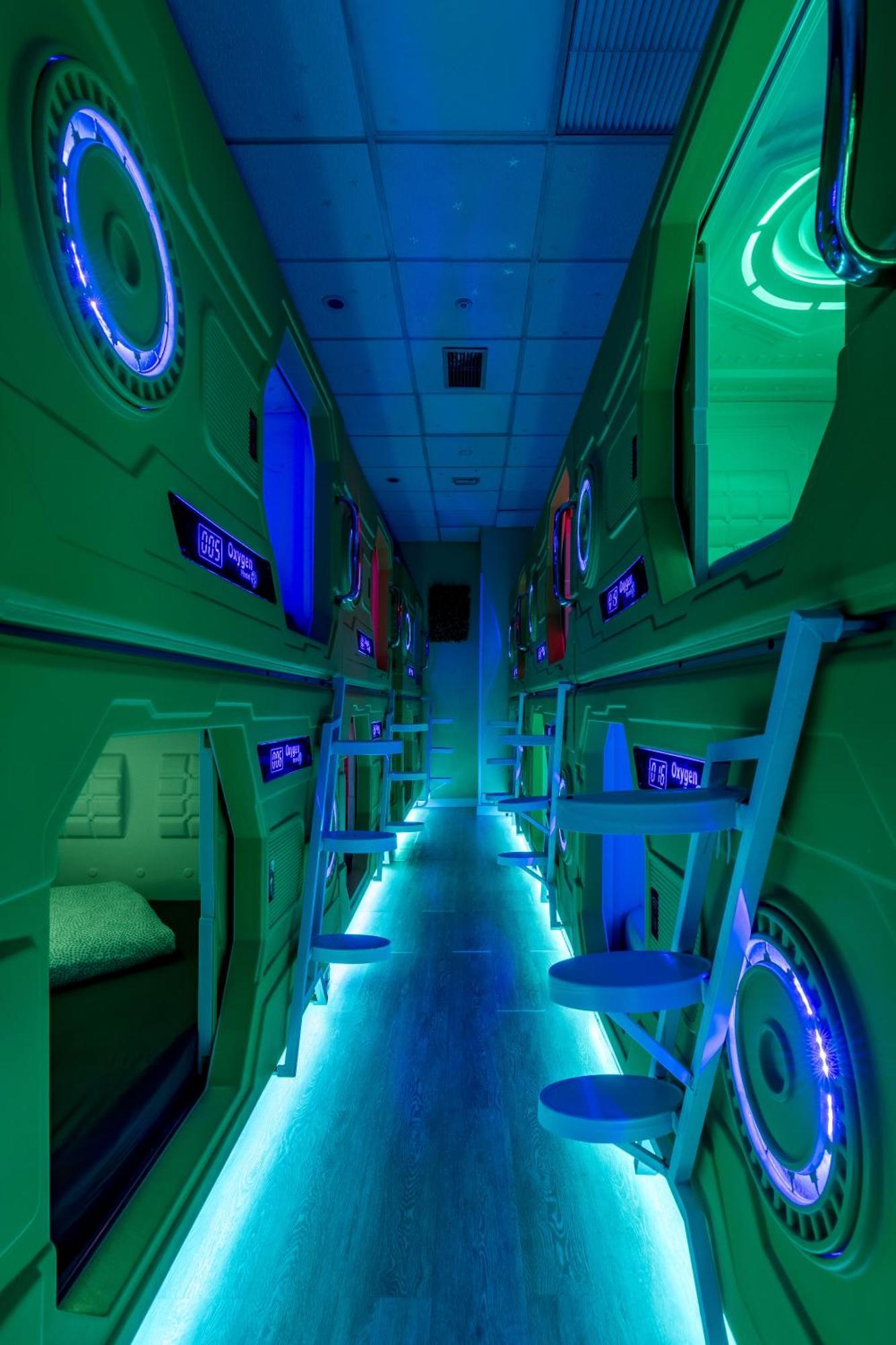 מדריד Oxygen Hostel Capsula מראה חיצוני תמונה