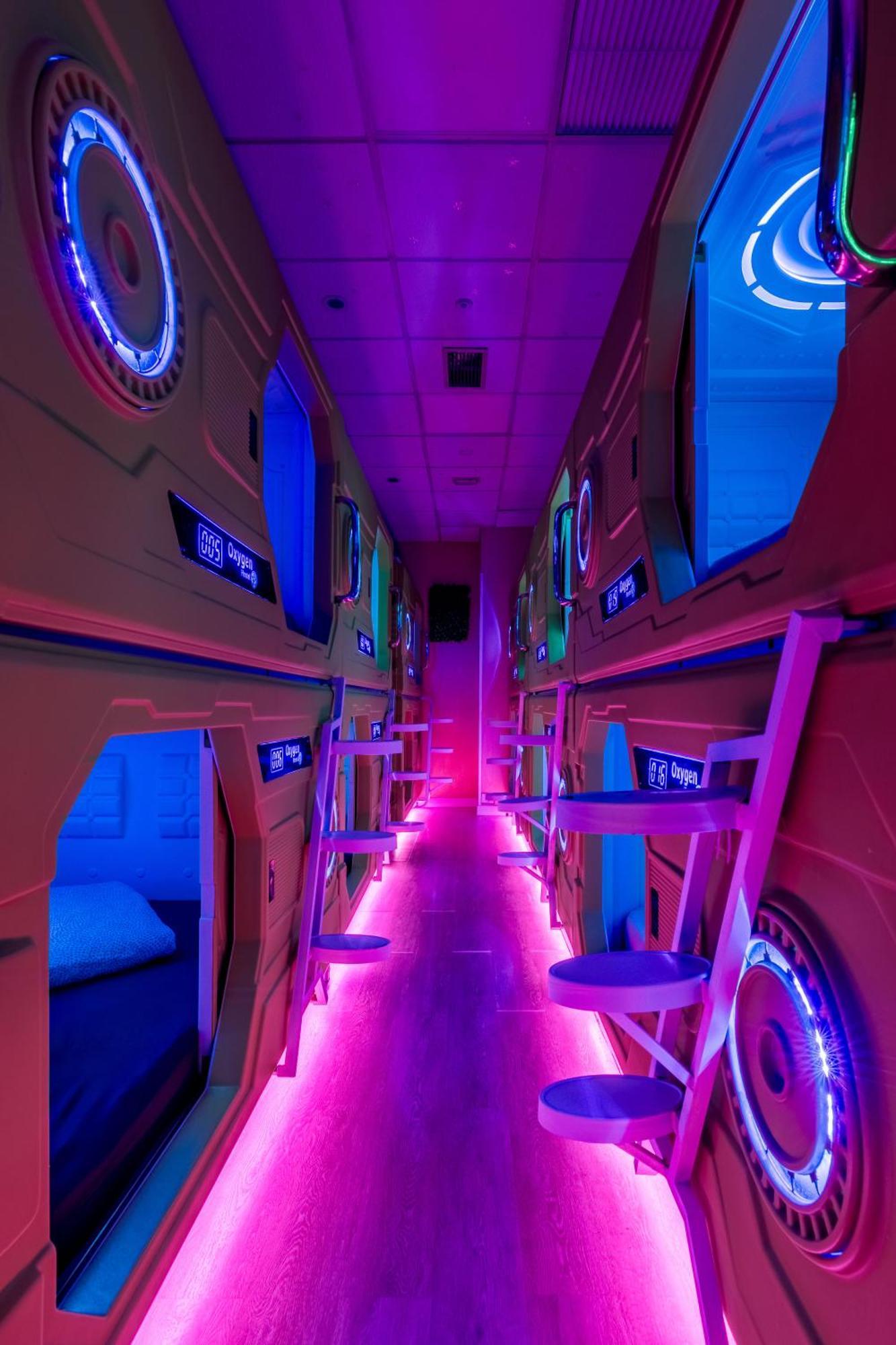מדריד Oxygen Hostel Capsula מראה חיצוני תמונה